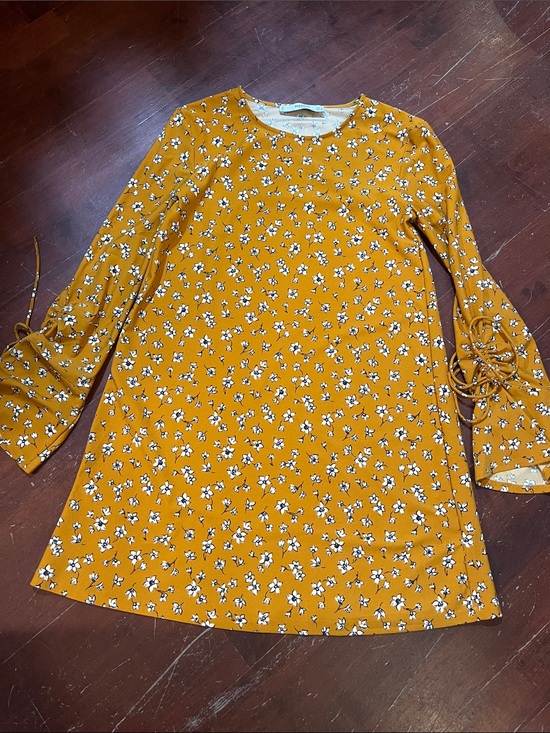 Mango Dresses & Skirts - 🌻3/&15🌻 Mango Mustard Floral Tie-Sleeve Shift Dress